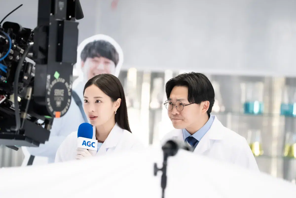 広瀬すず＆オズワルド出演『AGC』新CM解禁！畠中さんは甲冑姿で緊急参戦！？