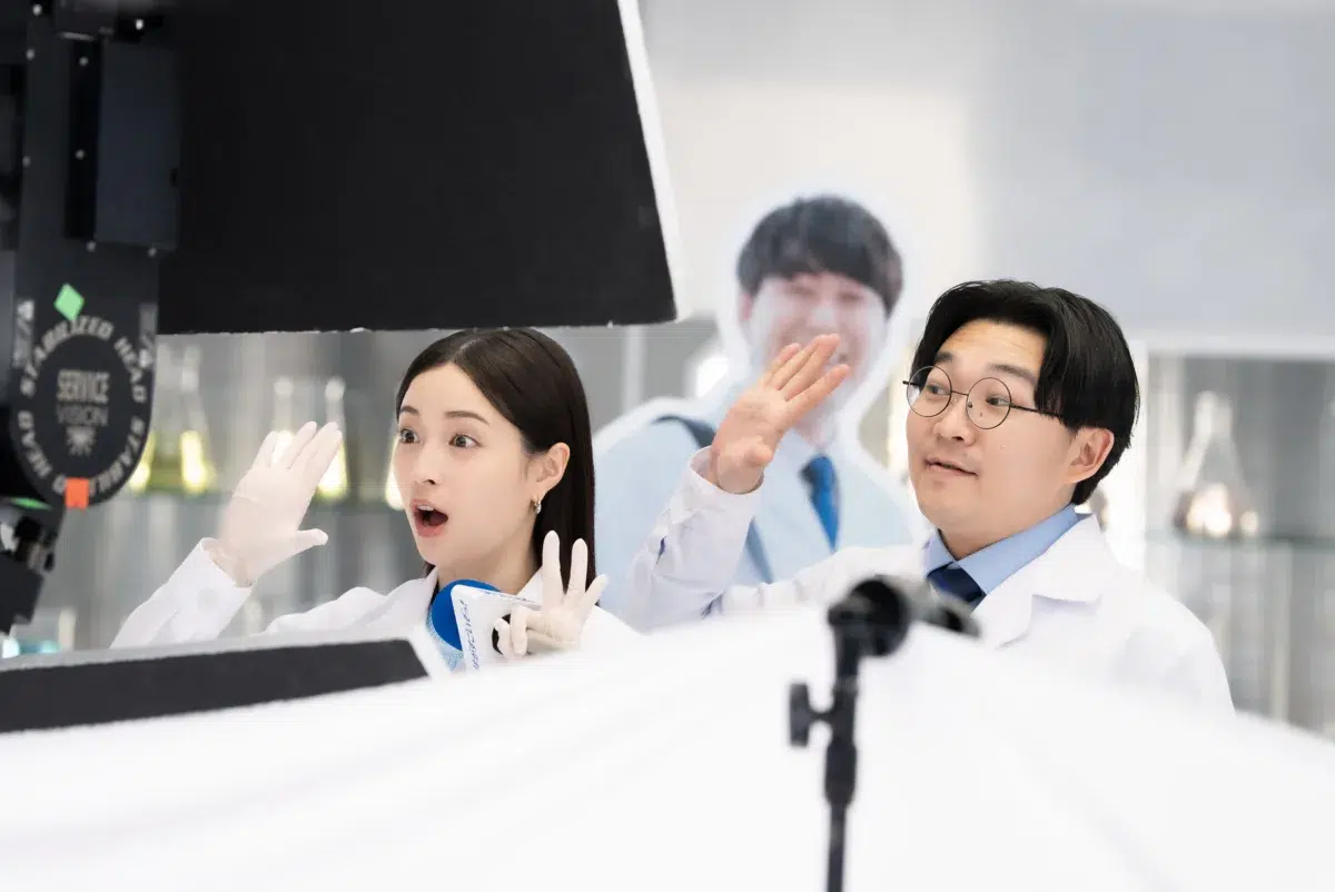 広瀬すず＆オズワルド出演『AGC』新CM解禁！畠中さんは甲冑姿で緊急参戦！？