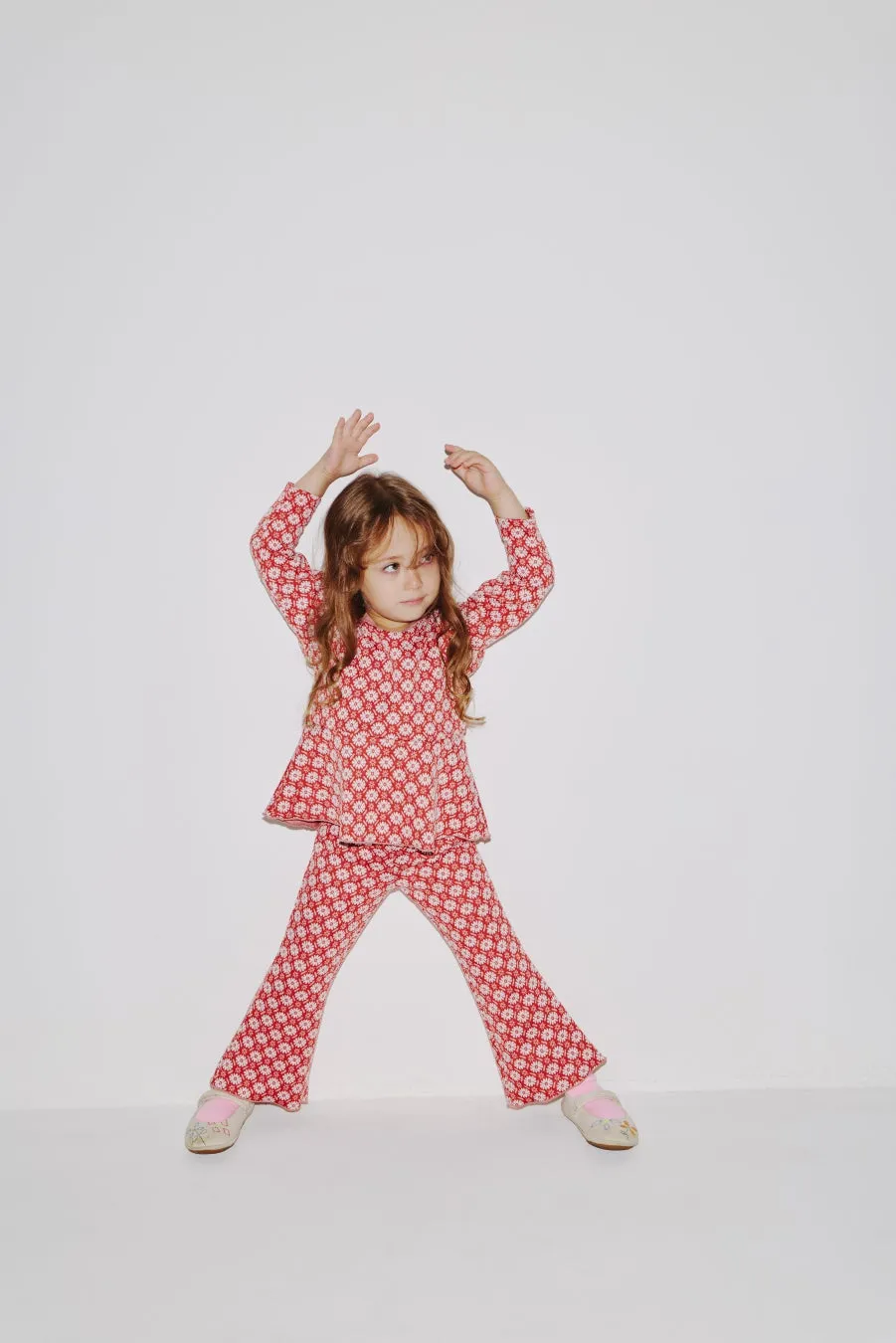 GLOBAL WORK KIDS×高山直子さん初のコラボ!ママも子どももときめく魔法のキッズ服「Sempre fofo」先行予約開始!本人コメントあり 5 ジャガード花フレアパンツ