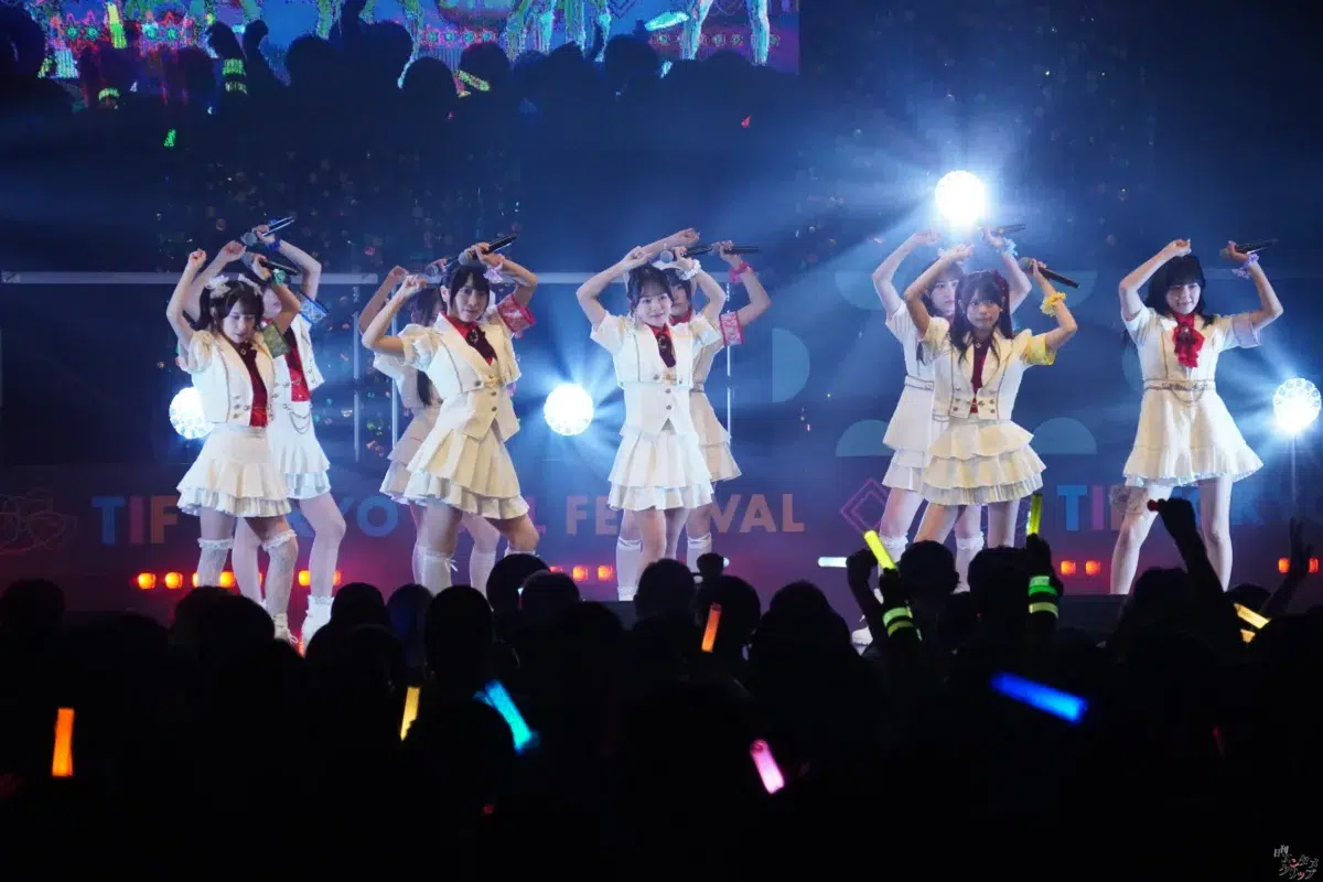ロージークロニクルがTIF2026で躍動!『夏のイナズマ』熱唱でHEAT GARAGEが夏色に染まる 2 ロージークロニクルがTIF2026で躍動!『夏のイナズマ』熱唱でHEAT GARAGEが夏色に染まる