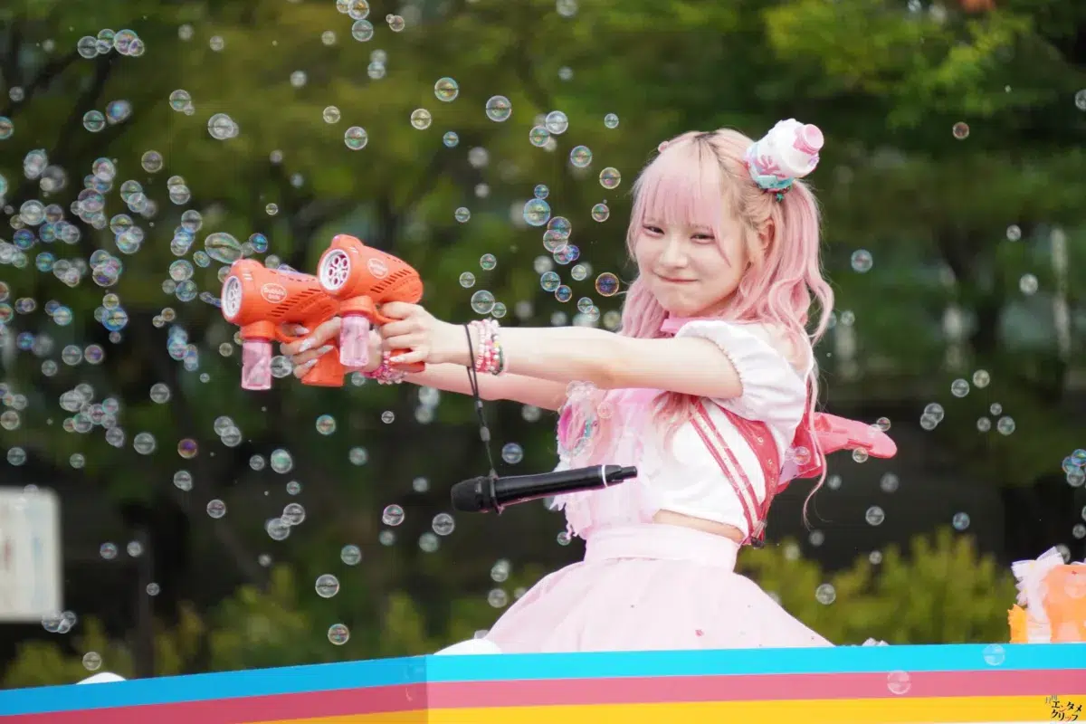 【TIF2026】NANIMONOが2ステージで躍動！ 野外でのエモーショナルな姿から一転、話題の中毒曲「陰ターネットミーーーム」で熱狂の渦へ