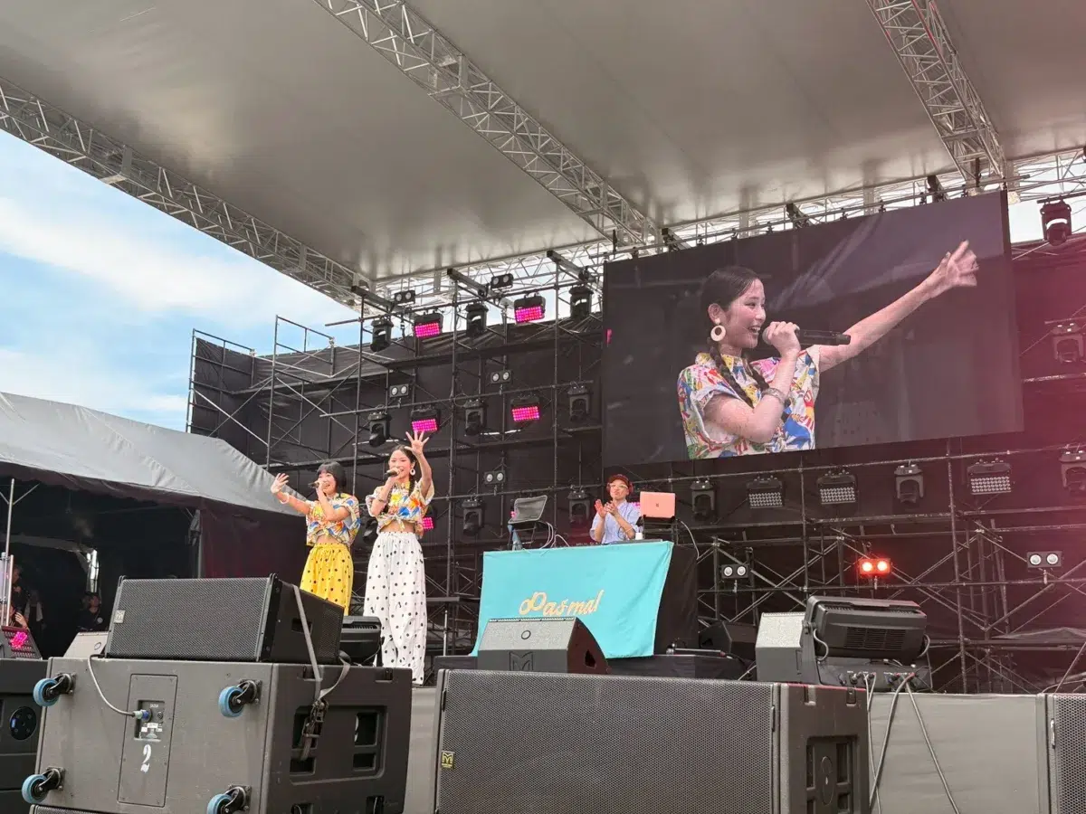 Pasmal、白良浜での夏フェスで初ライブパフォーマンス! Yun「すごく感動」、Natsu「元気なパフォーマンスがお見せできた」 【SKY ART FESTIVAL 2026】 3 Pasmal、白良浜での夏フェスで初ライブパフォーマンス! Yun「すごく感動」、Natsu「元気なパフォーマンスがお見せできた」 【SKY ART FESTIVAL 2026】