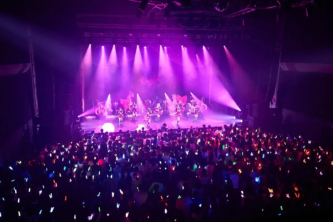 AVAM、ワンマンライブ『Lovely♡devil』を開催！新衣装＆新曲お披露目、1stミニアルバム＆立川ステージガーデン公演も決定
