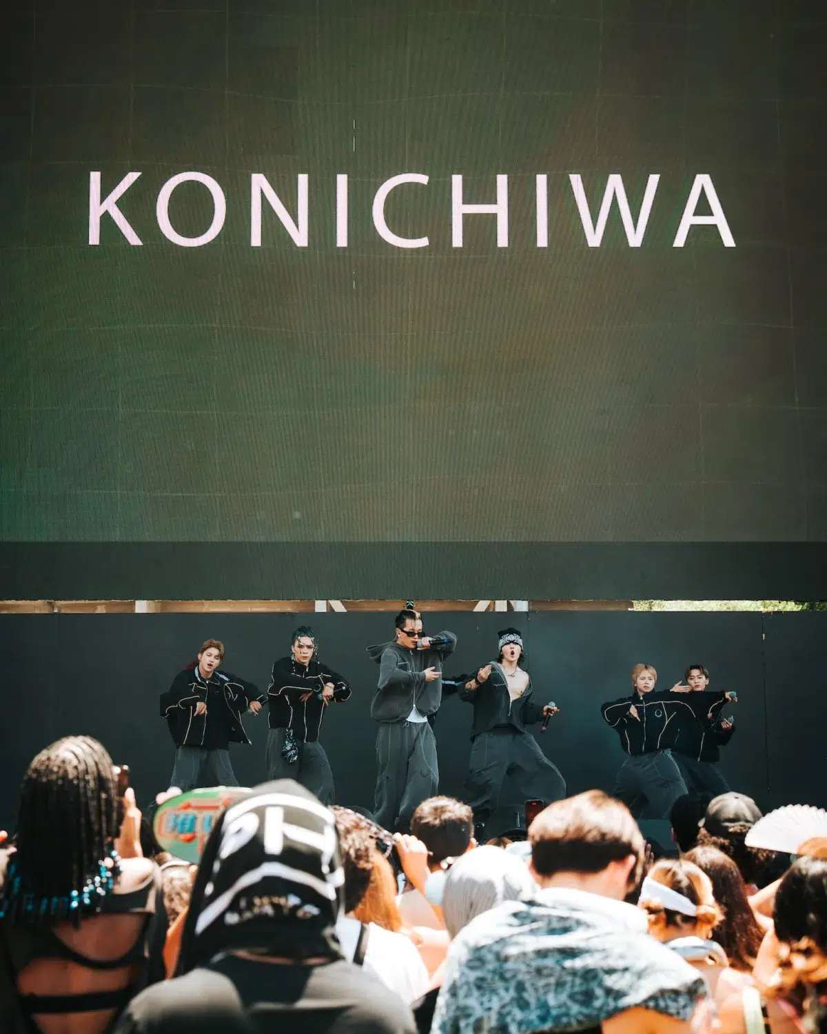 ONE OR EIGHT、米大型音楽フェス『Head In The Clouds』初出演!熱狂のパフォーマンスでLAの観客を魅了 2 ONE OR EIGHT、米大型音楽フェス『Head In The Clouds』初出演!熱狂のパフォーマンスでLAの観客を魅了