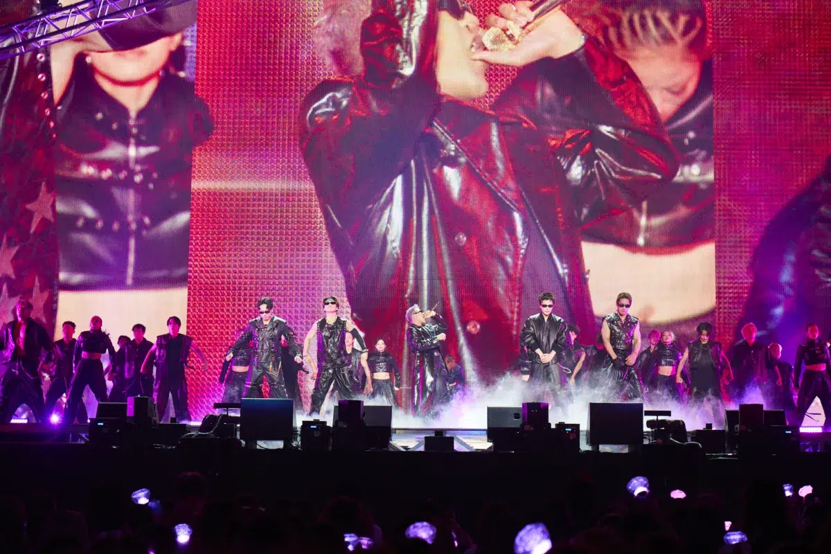【三代目 J SOUL BROTHERS】9度目となるドームツアー完走!! 15周年の"JSB LAND"ならではのコラボをMATE へ感謝を込めた特別なステージセットで魅せる! 17 【三代目 J SOUL BROTHERS】9度目となるドームツアー完走!! 15周年の"JSB LAND"ならではのコラボをMATE へ感謝を込めた特別なステージセットで魅せる!