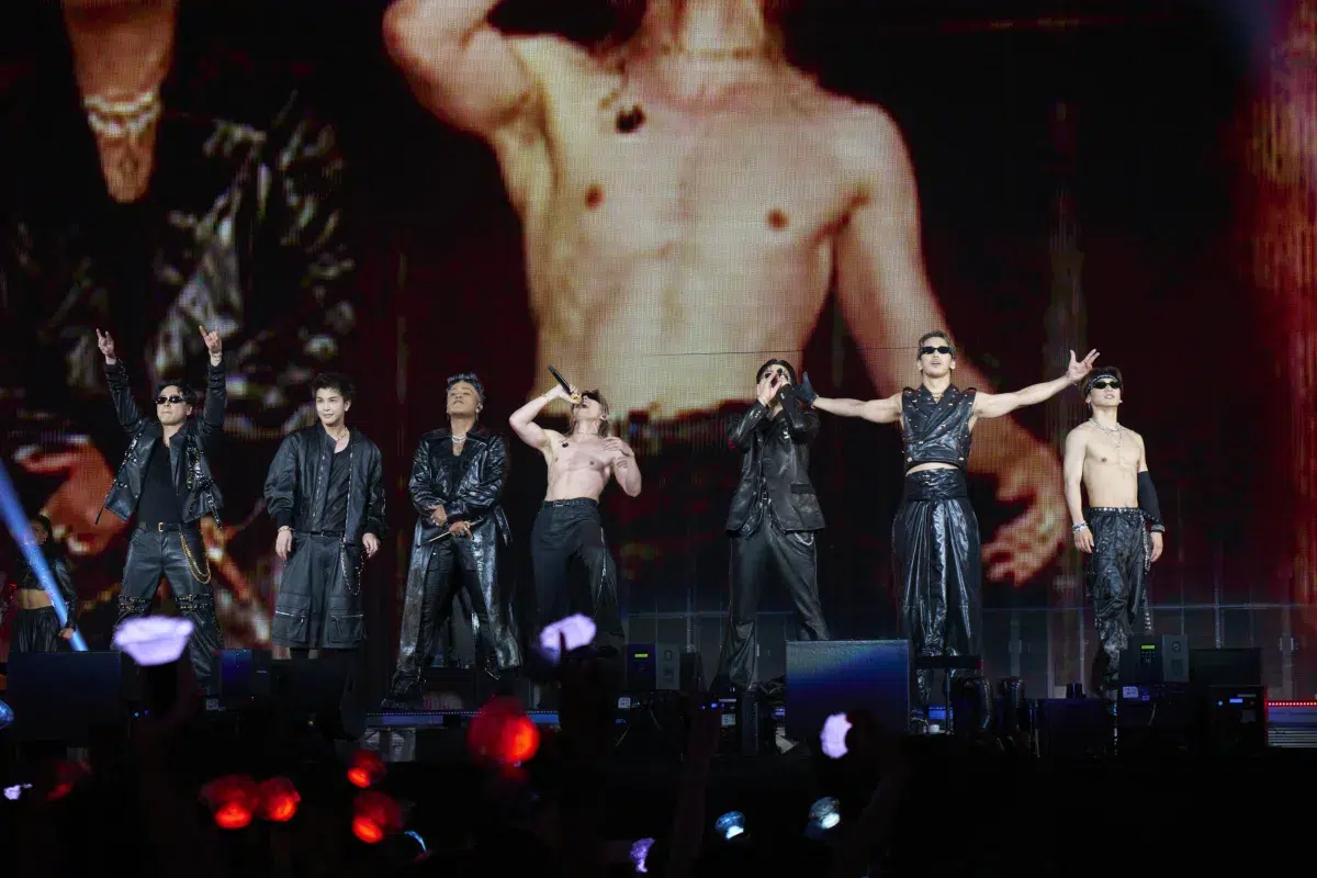 【三代目 J SOUL BROTHERS】9度目となるドームツアー完走!! 15周年の"JSB LAND"ならではのコラボをMATE へ感謝を込めた特別なステージセットで魅せる! 3 【三代目 J SOUL BROTHERS】9度目となるドームツアー完走!! 15周年の"JSB LAND"ならではのコラボをMATE へ感謝を込めた特別なステージセットで魅せる!