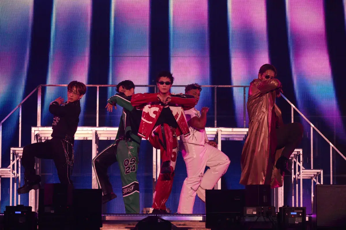 【三代目 J SOUL BROTHERS】9度目となるドームツアー完走!! 15周年の"JSB LAND"ならではのコラボをMATE へ感謝を込めた特別なステージセットで魅せる! 7 【三代目 J SOUL BROTHERS】9度目となるドームツアー完走!! 15周年の"JSB LAND"ならではのコラボをMATE へ感謝を込めた特別なステージセットで魅せる!