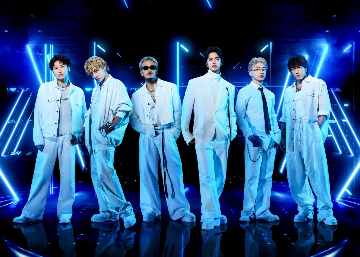 GENERATIONS、4年ぶりとなるCDシングル「VIBE」ジャケット写真公開!今年11月よりデビュー15周年イヤー開幕! 4 GENERATIONS、4年ぶりとなるCDシングル「VIBE」ジャケット写真公開!今年11月よりデビュー15周年イヤー開幕!
