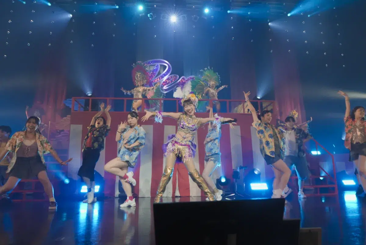 ももクロ高城れに、「盆踊り」と「サンバカーニバル」という異なるテーマの二部公演のソロコンサートを地元・横浜で開催。モノノフとお祭り騒ぎの1日に! 11 ももクロ高城れに、「盆踊り」と「サンバカーニバル」という異なるテーマの二部公演のソロコンサートを地元・横浜で開催。モノノフとお祭り騒ぎの1日に!