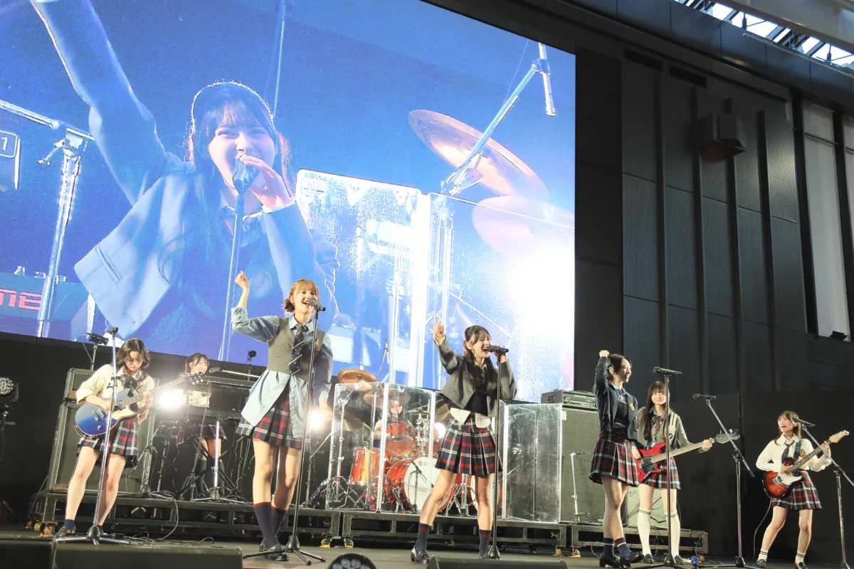 AKB48 68thシングル『好き ish』発売記念イベント「握手祭」を初開催！全6曲の熱狂ステージパフォーマンスをレポート