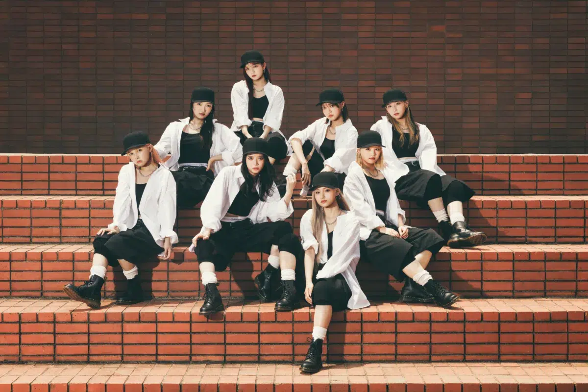 Laki、9/30発売となるNEW ALBUM「WORK≒LiFE」クールな新ビジュアルを公開! 1 Laki、9/30発売となるNEW ALBUM「WORK≒LiFE」クールな新ビジュアルを公開!