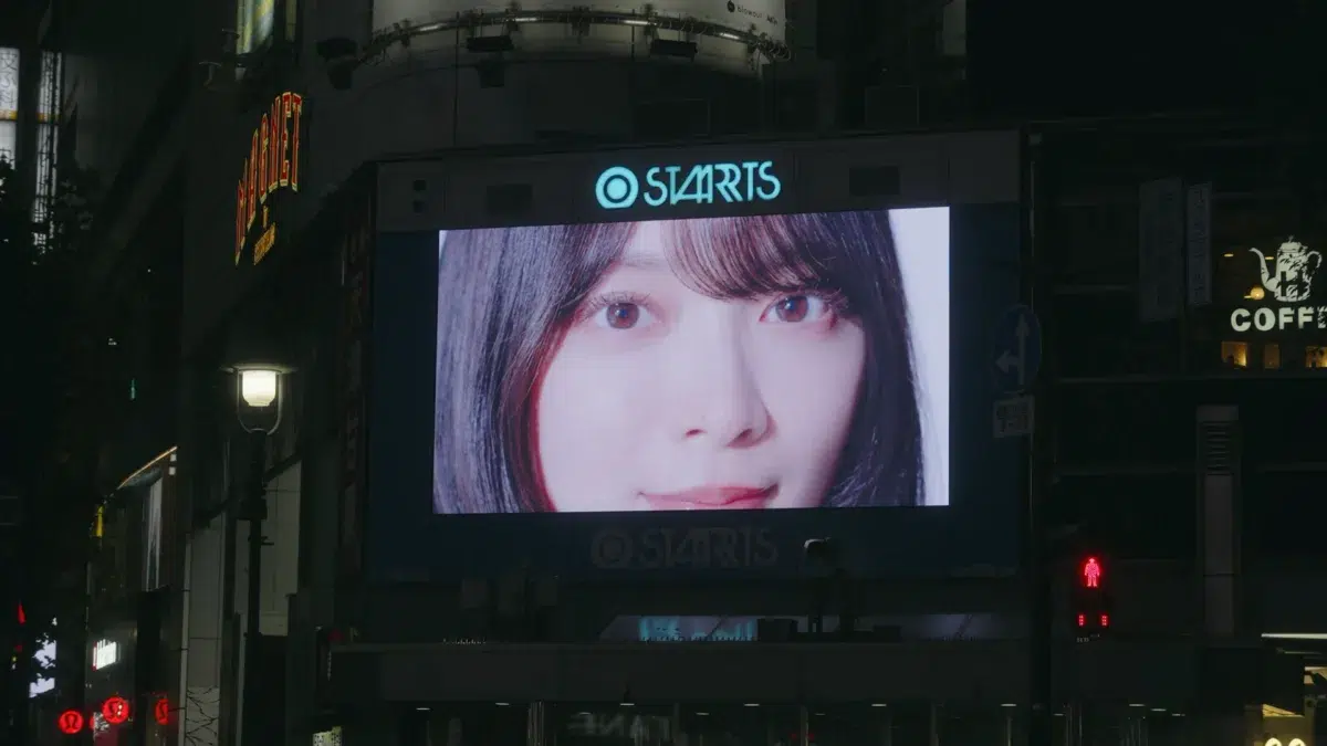 Xトレンド最高1位！同時接続20万人超え！新たな坂道グループ「青葉坂46」渋谷スクランブル交差点ビジョン13面ジャック生配信映像公開！
