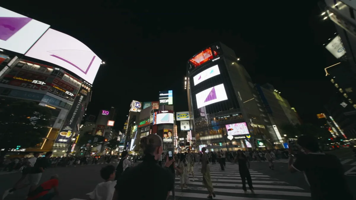 Xトレンド最高1位！同時接続20万人超え！新たな坂道グループ「青葉坂46」渋谷スクランブル交差点ビジョン13面ジャック生配信映像公開！
