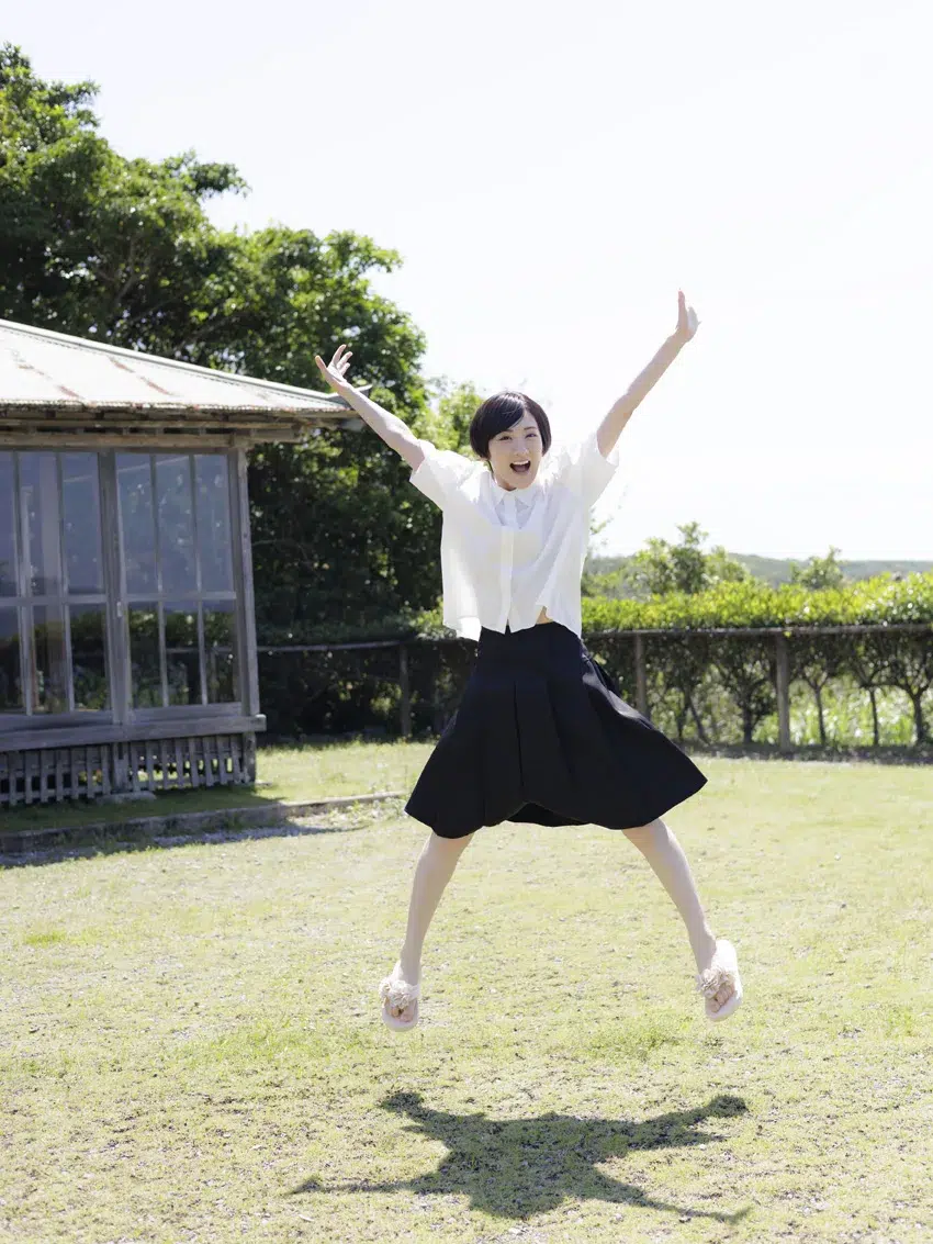 万人受けは狙わない。生駒里奈から長く支えてくれるファンへ贈る“15周年の記念品”！写真集に込めた深すぎる愛とは？