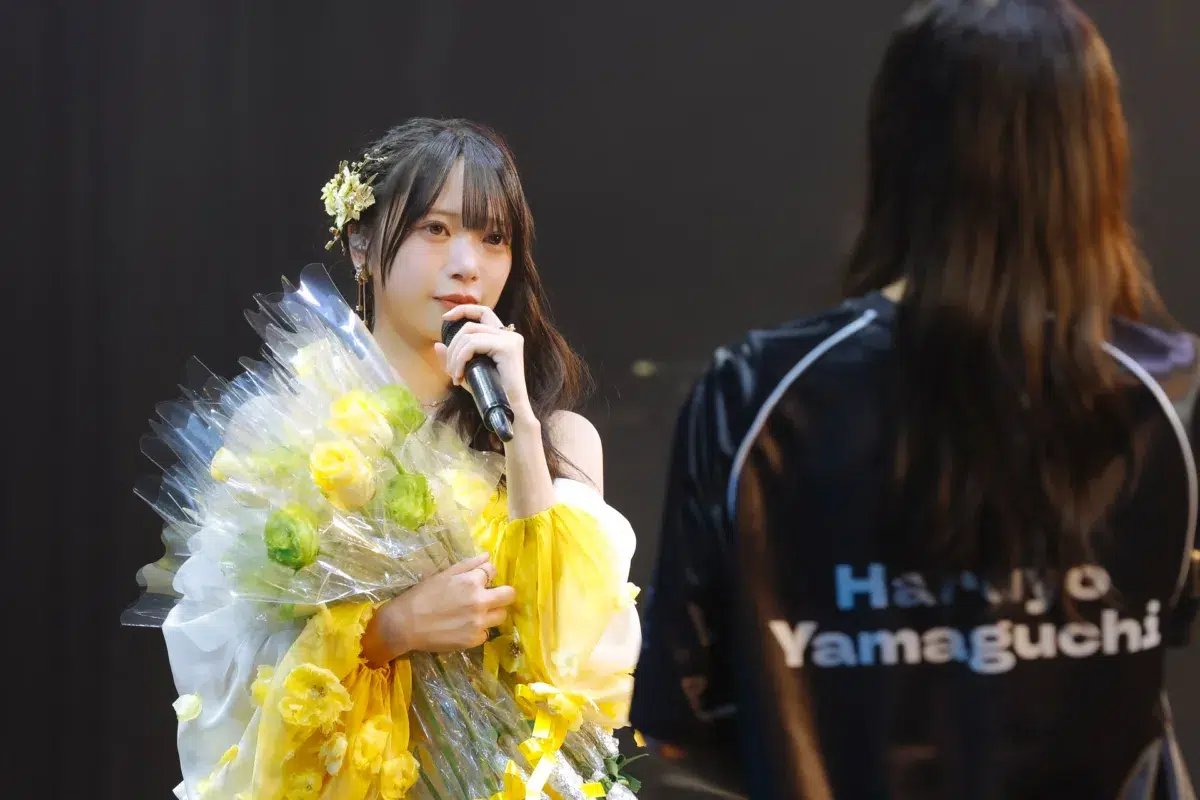 日向坂46三期生・山口陽世が卒業セレモニー実施!ライブハウスに日向坂46メンバーが全員集合! 36 日向坂46三期生・山口陽世が卒業セレモニー実施!ライブハウスに日向坂46メンバーが全員集合!