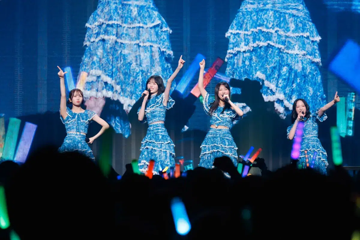 日向坂46三期生・山口陽世が卒業セレモニー実施!ライブハウスに日向坂46メンバーが全員集合! 5 日向坂46三期生・山口陽世が卒業セレモニー実施!ライブハウスに日向坂46メンバーが全員集合!