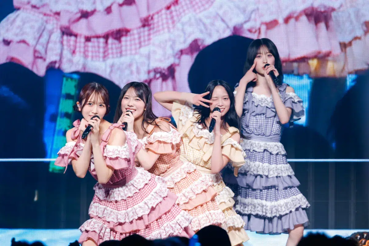 日向坂46三期生・山口陽世が卒業セレモニー実施!ライブハウスに日向坂46メンバーが全員集合! 6 日向坂46三期生・山口陽世が卒業セレモニー実施!ライブハウスに日向坂46メンバーが全員集合!