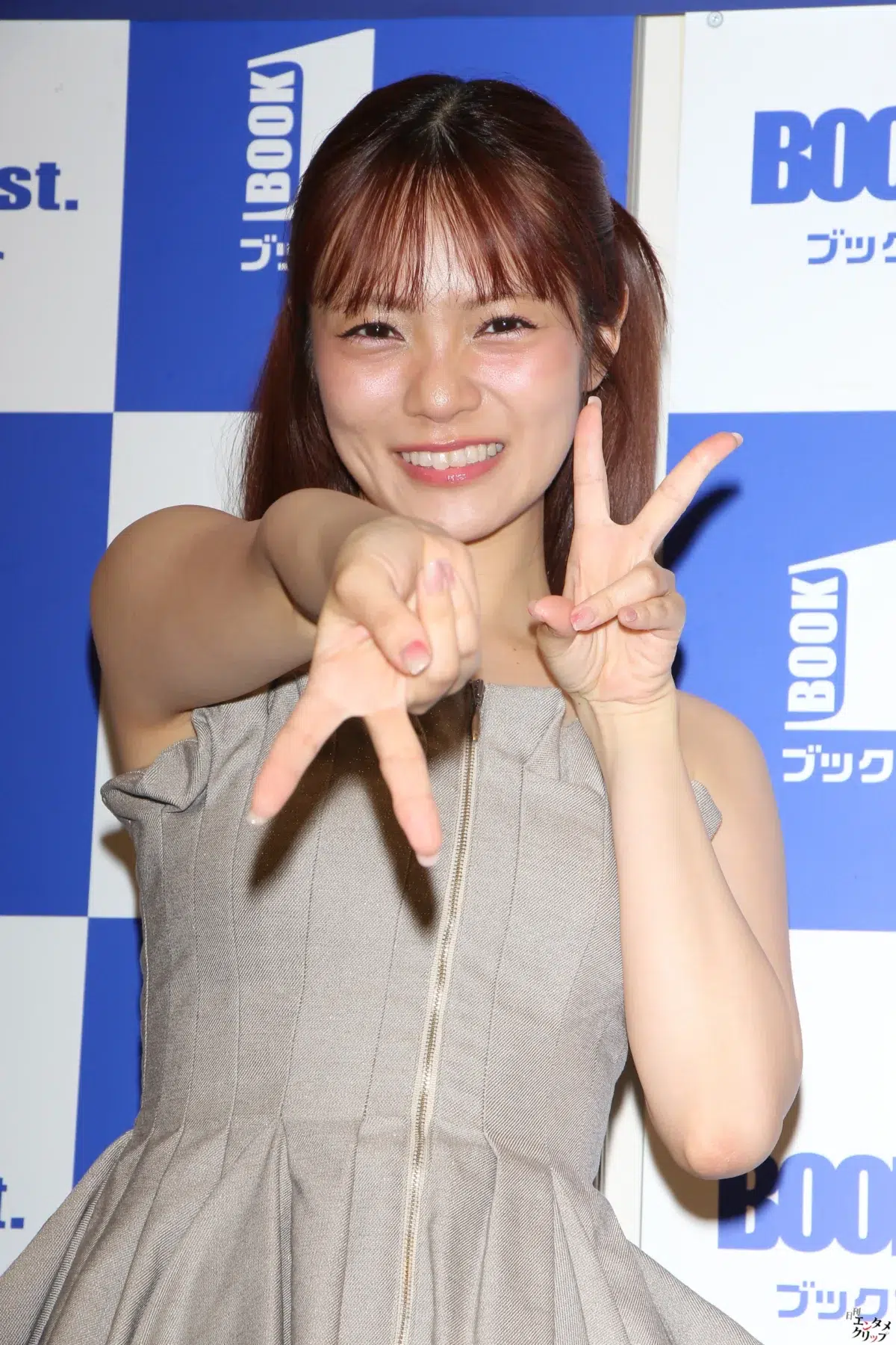 元日向坂46・宮田愛萌「25歳から人間ドック貯金しています」新作小説会見で明かした意外すぎるガチ素顔と30代への本気度 8 元日向坂46・宮田愛萌「25歳から人間ドック貯金しています」新作小説会見で明かした意外すぎるガチ素顔と30代への本気度