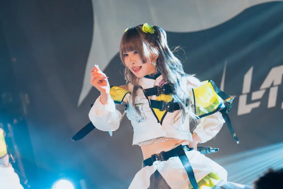 アストレイル、1周年記念ワンマンで”第一章”始動&新曲初披露! 102 アストレイル、1周年記念ワンマンで”第一章”始動&新曲初披露!