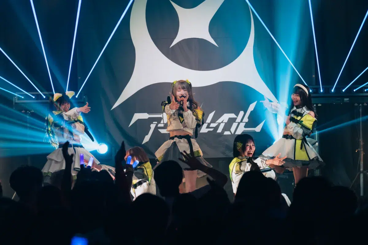 アストレイル、1周年記念ワンマンで”第一章”始動&新曲初披露! 103 アストレイル、1周年記念ワンマンで”第一章”始動&新曲初披露!