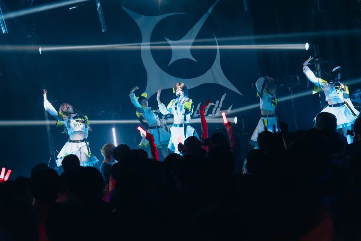 アストレイル、1周年記念ワンマンで”第一章”始動&新曲初披露! 106 アストレイル、1周年記念ワンマンで”第一章”始動&新曲初披露!