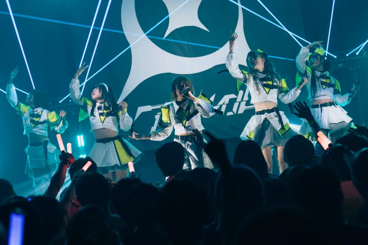 アストレイル、1周年記念ワンマンで”第一章”始動&新曲初披露! 118 アストレイル、1周年記念ワンマンで”第一章”始動&新曲初披露!