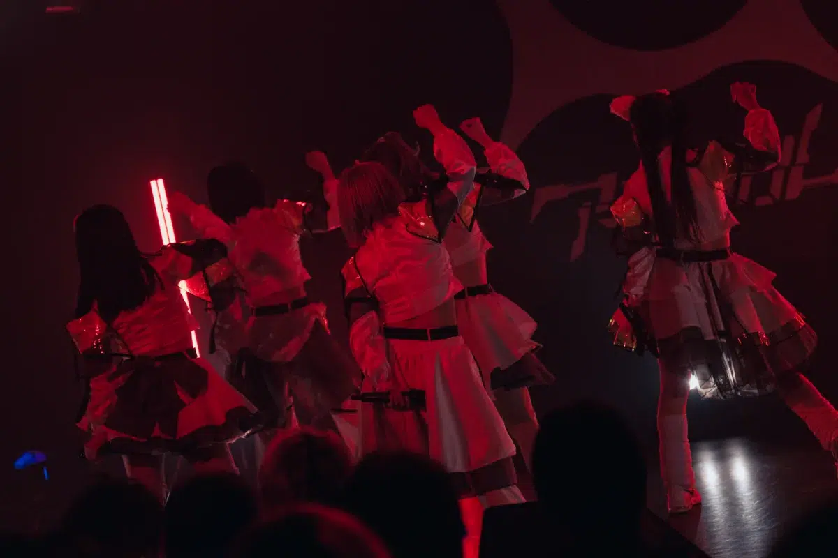 アストレイル、1周年記念ワンマンで”第一章”始動&新曲初披露! 121 アストレイル、1周年記念ワンマンで”第一章”始動&新曲初披露!