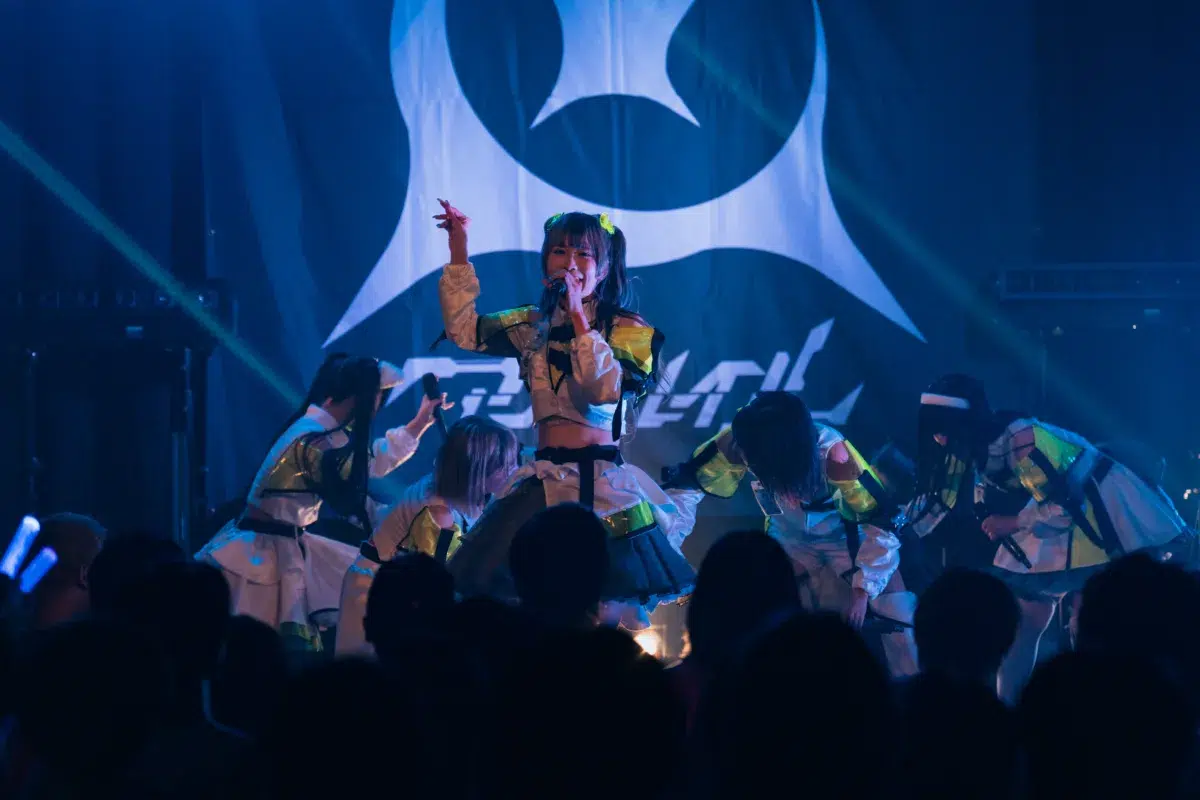 アストレイル、1周年記念ワンマンで”第一章”始動&新曲初披露! 125 アストレイル、1周年記念ワンマンで”第一章”始動&新曲初披露!
