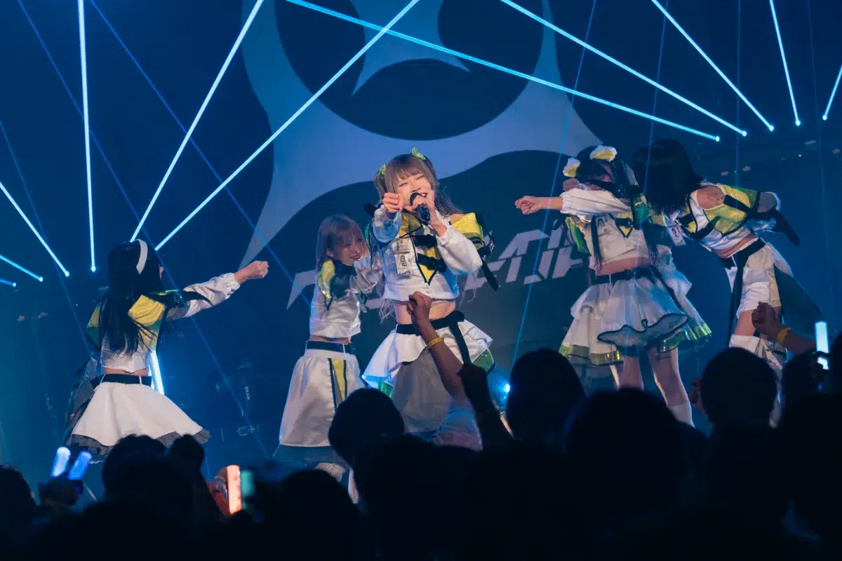 アストレイル、1周年記念ワンマンで”第一章”始動&新曲初披露! 127 アストレイル、1周年記念ワンマンで”第一章”始動&新曲初披露!