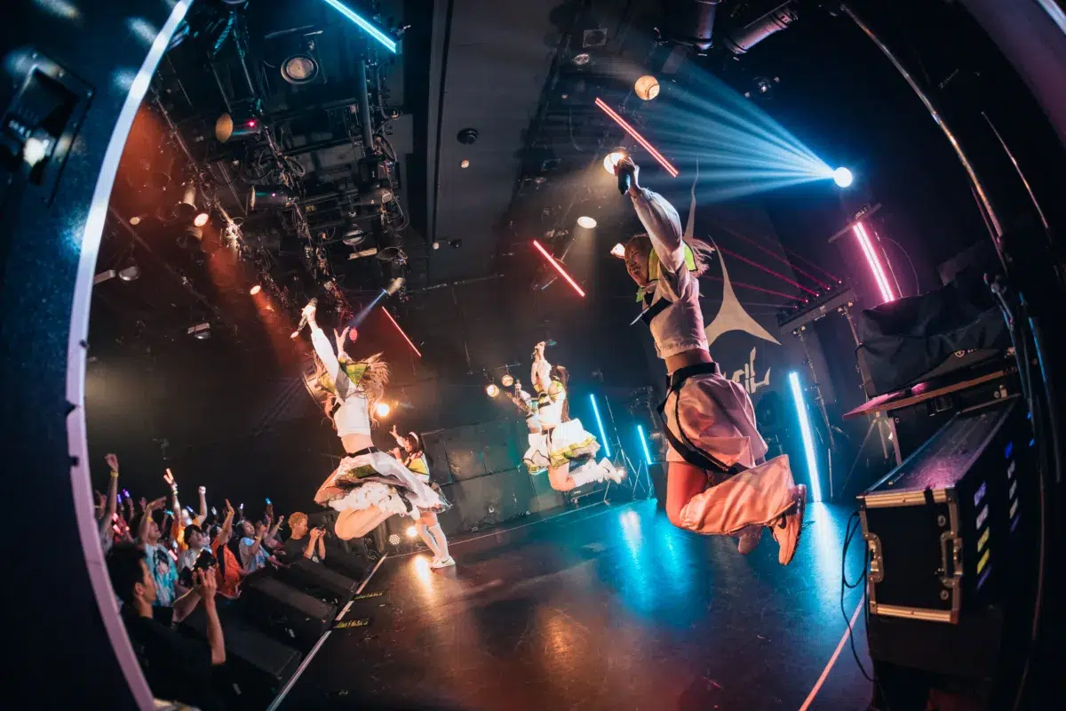 アストレイル、1周年記念ワンマンで”第一章”始動&新曲初披露! 14 アストレイル、1周年記念ワンマンで”第一章”始動&新曲初披露!
