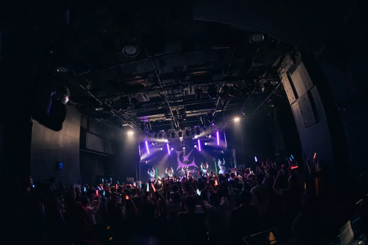 アストレイル、1周年記念ワンマンで”第一章”始動&新曲初披露! 3 アストレイル、1周年記念ワンマンで”第一章”始動&新曲初披露!