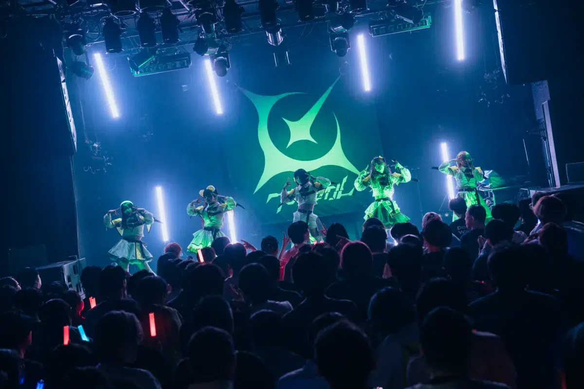 アストレイル、1周年記念ワンマンで”第一章”始動&新曲初披露! 25 アストレイル、1周年記念ワンマンで”第一章”始動&新曲初披露!