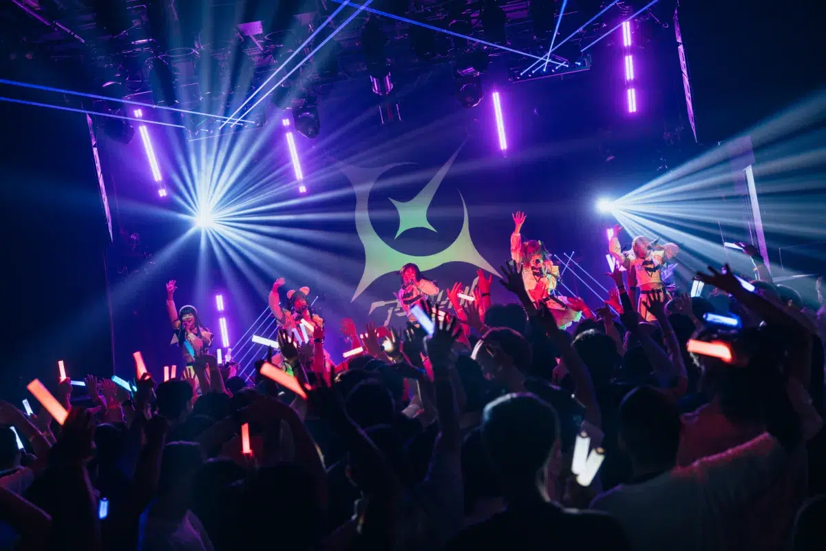 アストレイル、1周年記念ワンマンで”第一章”始動&新曲初披露! 27 アストレイル、1周年記念ワンマンで”第一章”始動&新曲初披露!