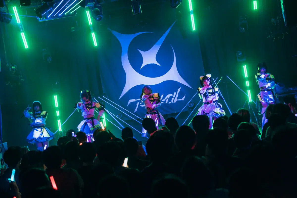 アストレイル、1周年記念ワンマンで”第一章”始動&新曲初披露! 28 アストレイル、1周年記念ワンマンで”第一章”始動&新曲初披露!