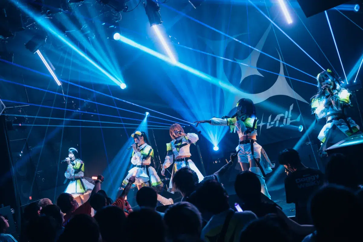 アストレイル、1周年記念ワンマンで”第一章”始動&新曲初披露! 29 アストレイル、1周年記念ワンマンで”第一章”始動&新曲初披露!