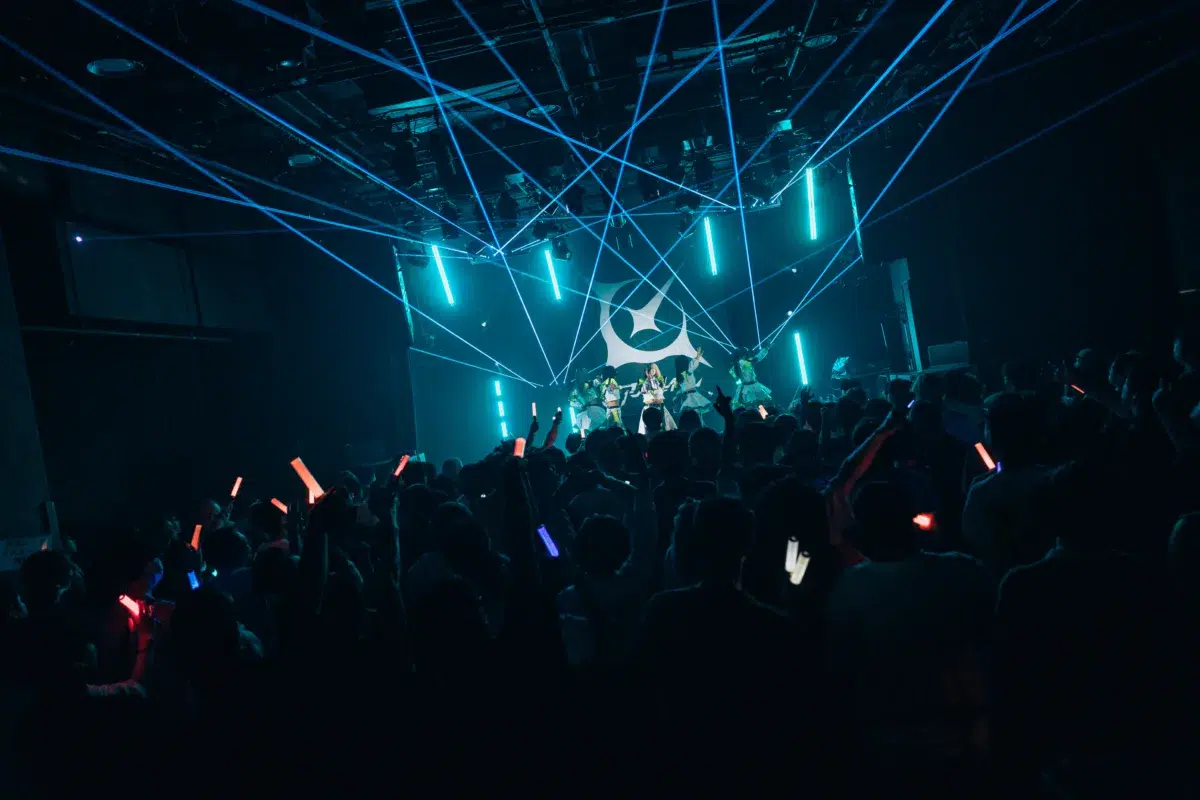 アストレイル、1周年記念ワンマンで”第一章”始動&新曲初披露! 34 アストレイル、1周年記念ワンマンで”第一章”始動&新曲初披露!