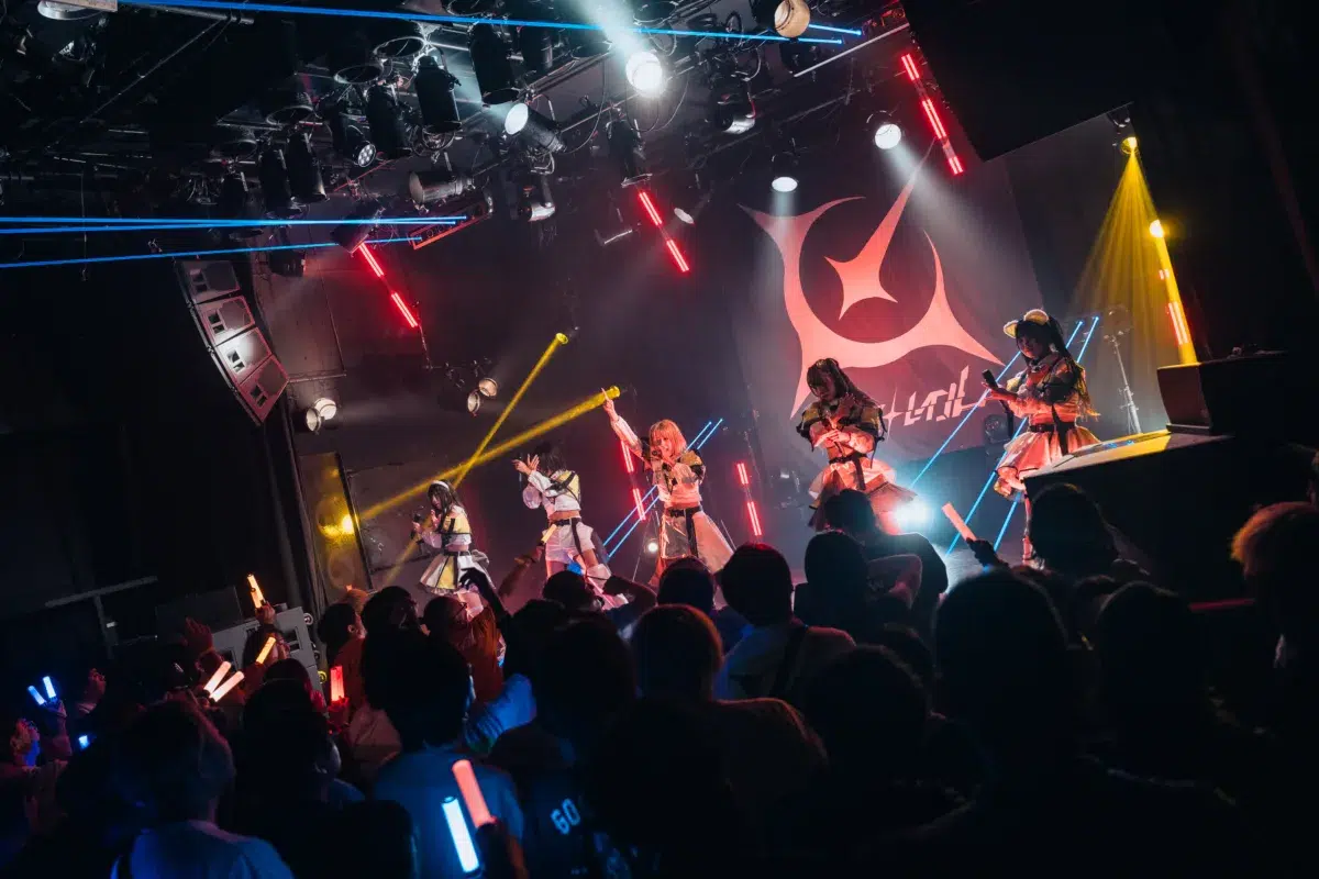 アストレイル、1周年記念ワンマンで”第一章”始動&新曲初披露! 37 アストレイル、1周年記念ワンマンで”第一章”始動&新曲初披露!