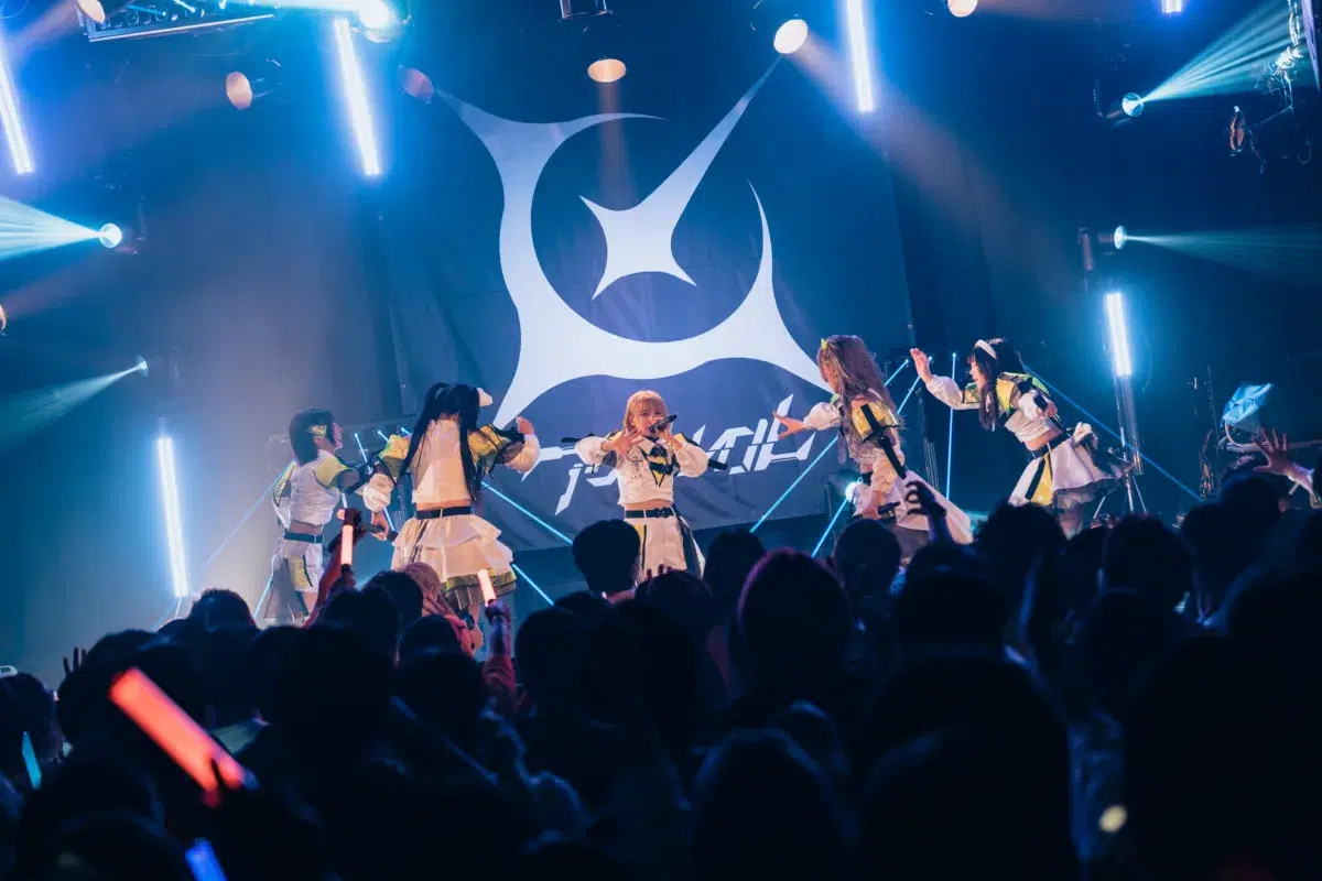 アストレイル、1周年記念ワンマンで”第一章”始動&新曲初披露! 39 アストレイル、1周年記念ワンマンで”第一章”始動&新曲初披露!
