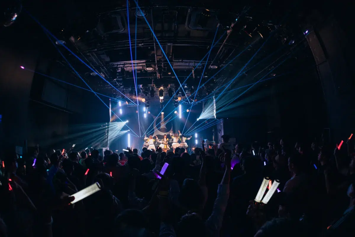 アストレイル、1周年記念ワンマンで”第一章”始動&新曲初披露! 5 アストレイル、1周年記念ワンマンで”第一章”始動&新曲初披露!