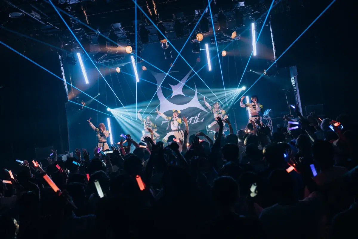 アストレイル、1周年記念ワンマンで”第一章”始動&新曲初披露! 41 アストレイル、1周年記念ワンマンで”第一章”始動&新曲初披露!