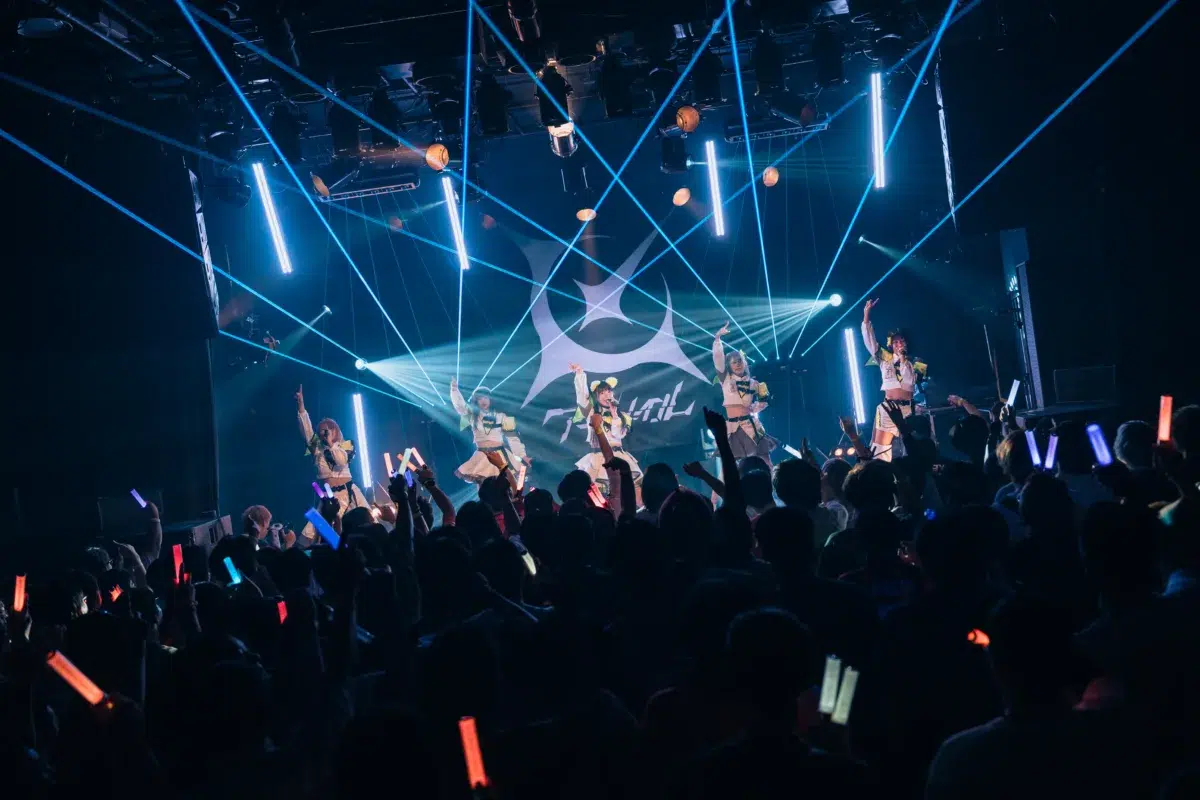 アストレイル、1周年記念ワンマンで”第一章”始動&新曲初披露! 42 アストレイル、1周年記念ワンマンで”第一章”始動&新曲初披露!