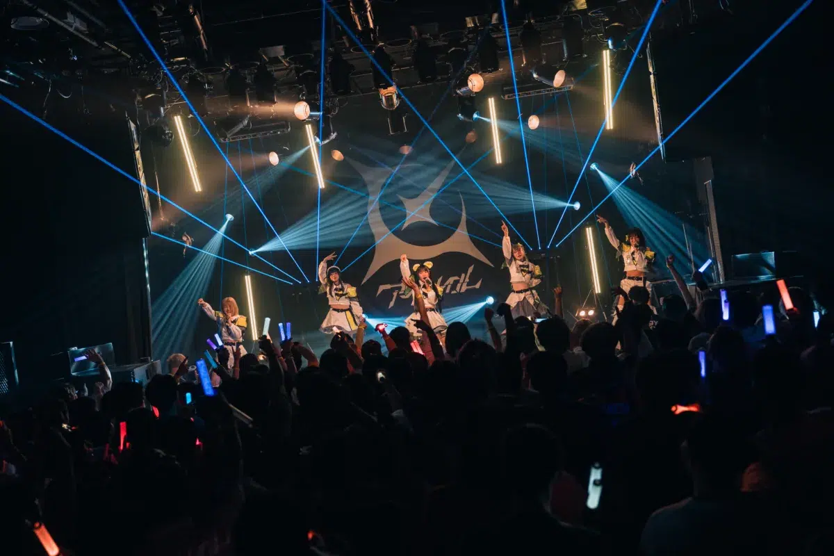アストレイル、1周年記念ワンマンで”第一章”始動&新曲初披露! 43 アストレイル、1周年記念ワンマンで”第一章”始動&新曲初披露!