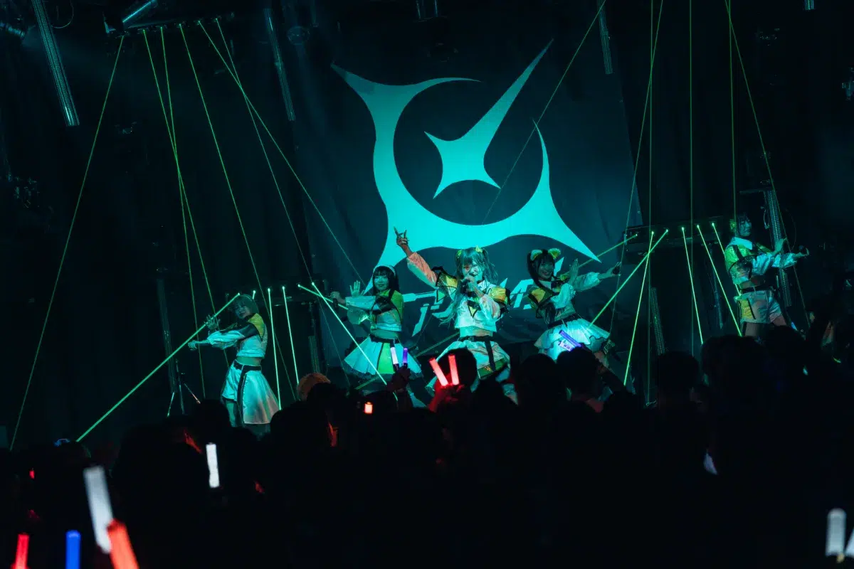 アストレイル、1周年記念ワンマンで”第一章”始動&新曲初披露! 44 アストレイル、1周年記念ワンマンで”第一章”始動&新曲初披露!