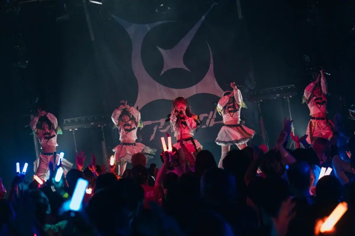 アストレイル、1周年記念ワンマンで”第一章”始動&新曲初披露! 46 アストレイル、1周年記念ワンマンで”第一章”始動&新曲初披露!