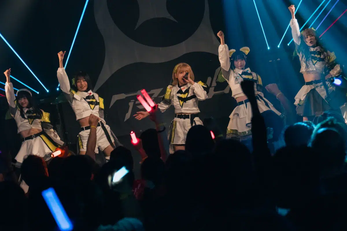 アストレイル、1周年記念ワンマンで”第一章”始動&新曲初披露! 50 アストレイル、1周年記念ワンマンで”第一章”始動&新曲初披露!