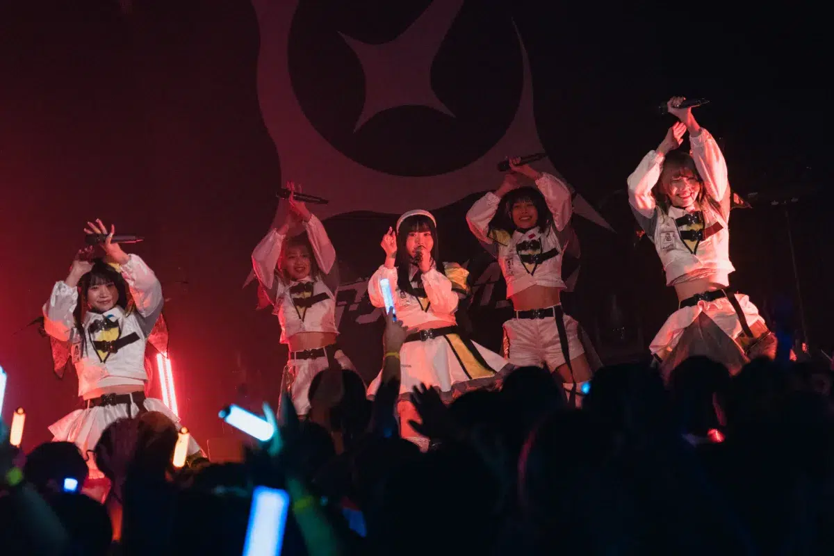 アストレイル、1周年記念ワンマンで”第一章”始動&新曲初披露! 51 アストレイル、1周年記念ワンマンで”第一章”始動&新曲初披露!