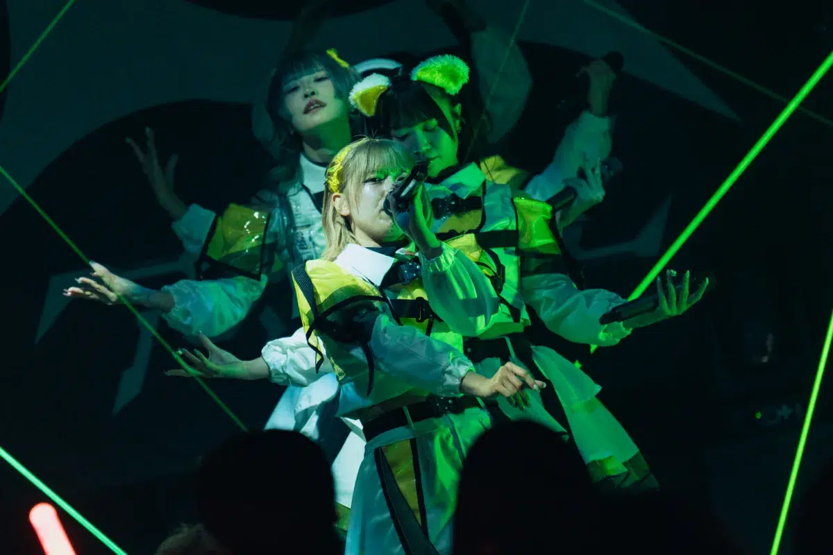 アストレイル、1周年記念ワンマンで”第一章”始動&新曲初披露! 58 アストレイル、1周年記念ワンマンで”第一章”始動&新曲初披露!