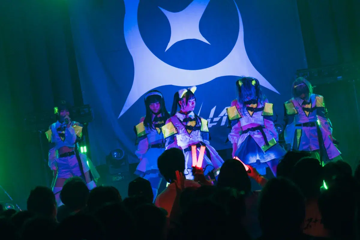 アストレイル、1周年記念ワンマンで”第一章”始動&新曲初披露! 63 アストレイル、1周年記念ワンマンで”第一章”始動&新曲初披露!