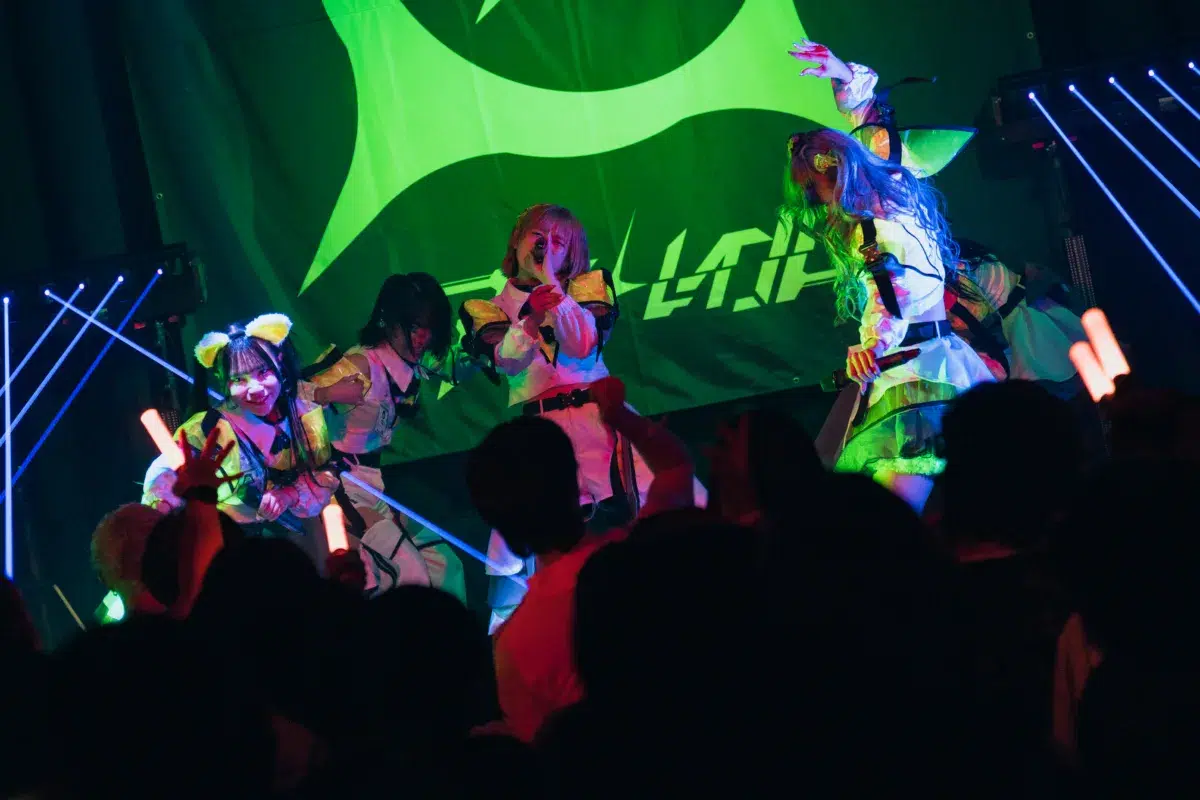 アストレイル、1周年記念ワンマンで”第一章”始動&新曲初披露! 66 アストレイル、1周年記念ワンマンで”第一章”始動&新曲初披露!