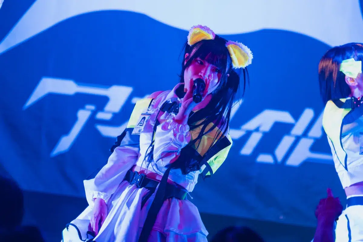アストレイル、1周年記念ワンマンで”第一章”始動&新曲初披露! 69 アストレイル、1周年記念ワンマンで”第一章”始動&新曲初披露!